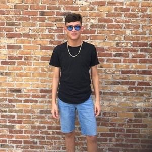 Meet your Posher, Anthony